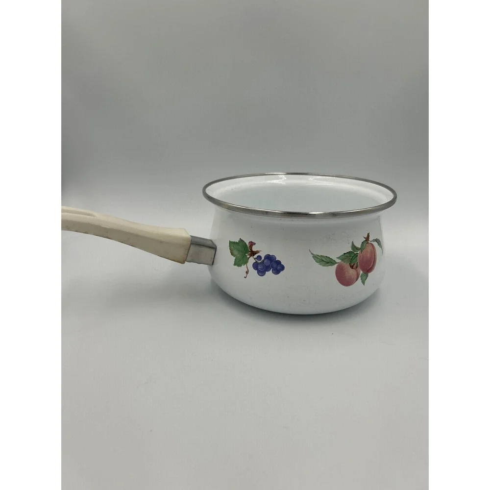 Vintage Bumper Harvest Enamel Fruit Saucepan White Pot Grapes‎ Peaches Retro